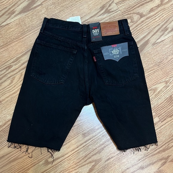 Levi Jean shorts - Picture 2 of 3